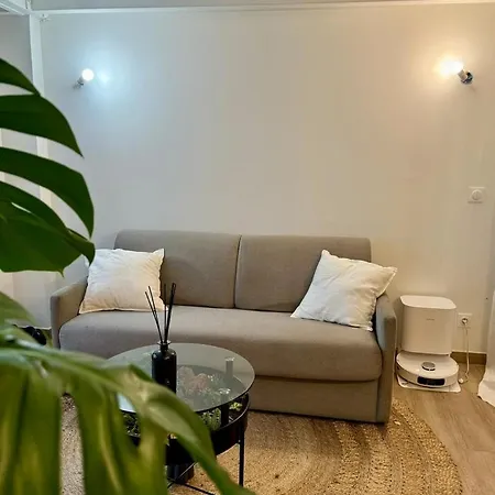 Duplex In Heart Of Apartment